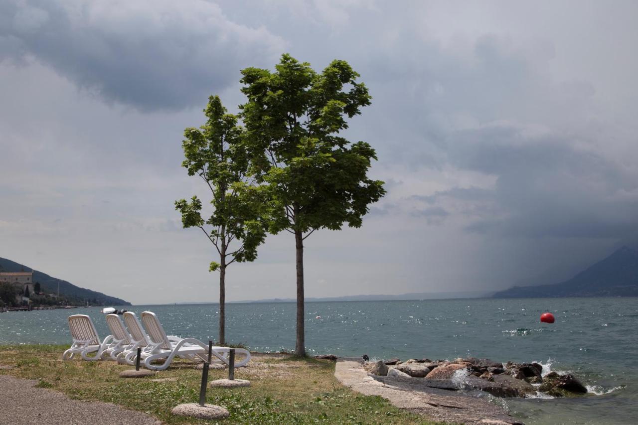 Piccolo Hotel Direkt Am See Бренцоне-суль-Гарда Екстер'єр фото