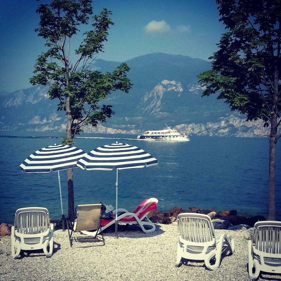Piccolo Hotel Direkt Am See Бренцоне-суль-Гарда Екстер'єр фото