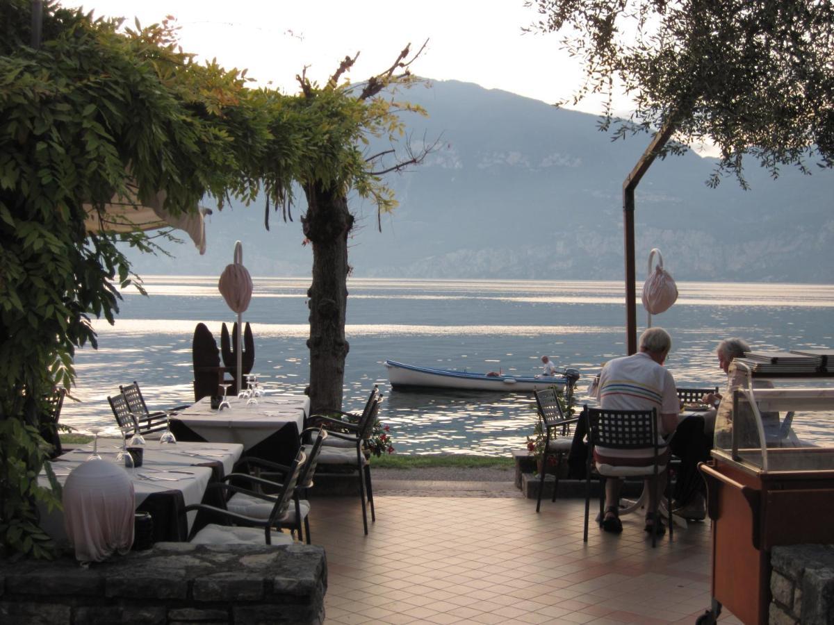 Piccolo Hotel Direkt Am See Бренцоне-суль-Гарда Екстер'єр фото